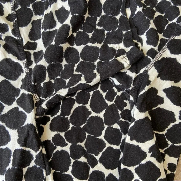 TopShop  Women's Giraffe Boxy Cropped T-shirt - Picture 11 of 13